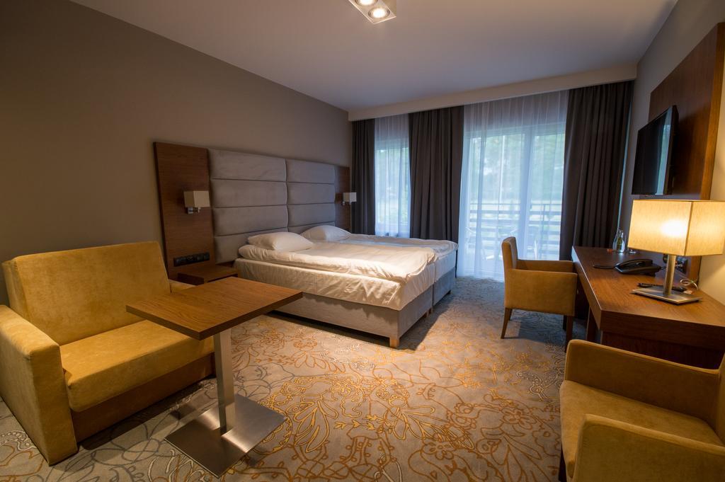 Rezydencja Sosnowa Luxury Hotel Janow Lubelski Exterior photo